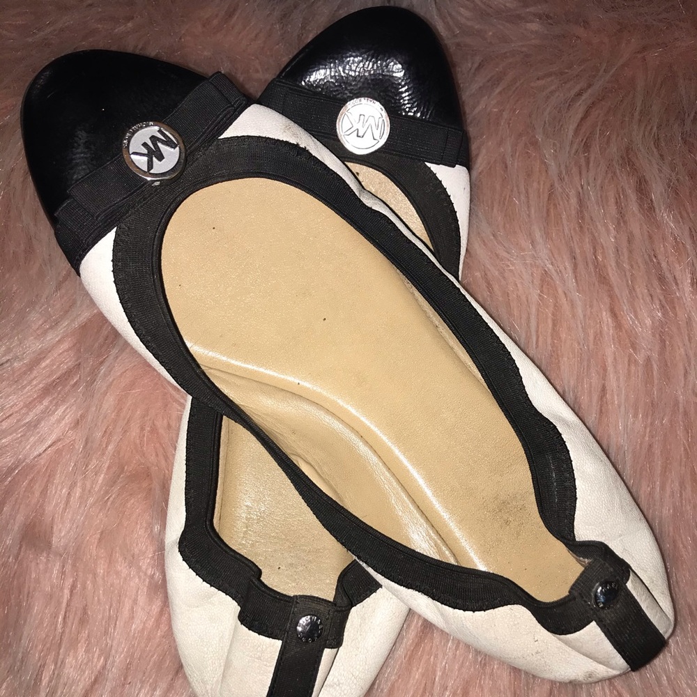 Michael Kors flats🤍